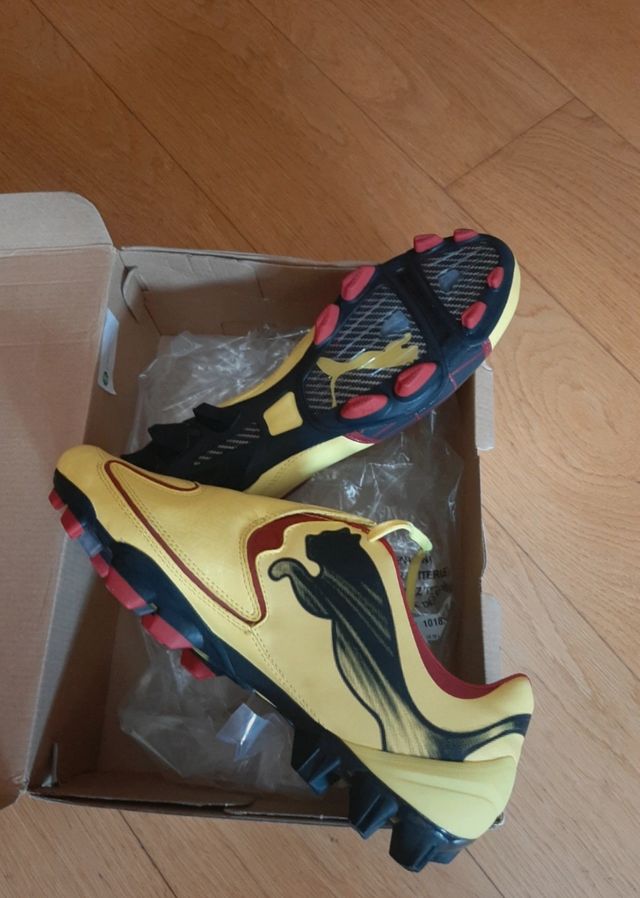 Botas de fútbol Puma v3.10 amarillas y negras