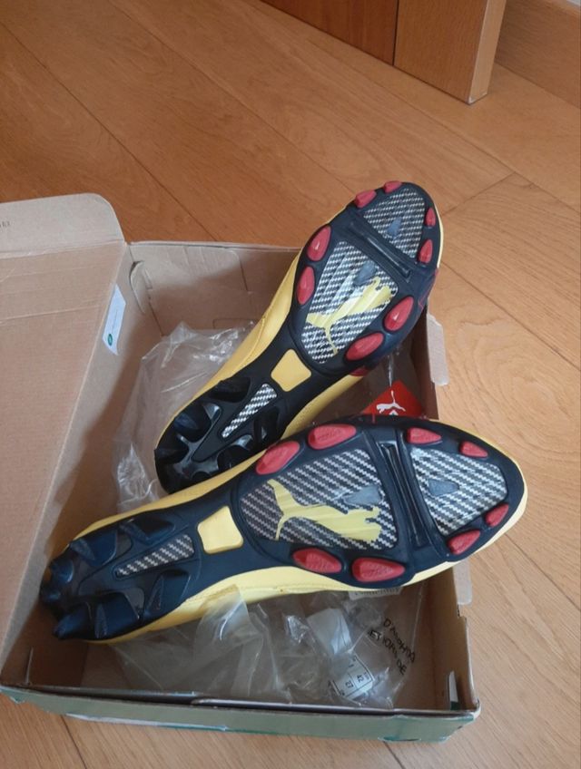 Botas de fútbol Puma v3.10 amarillas y negras