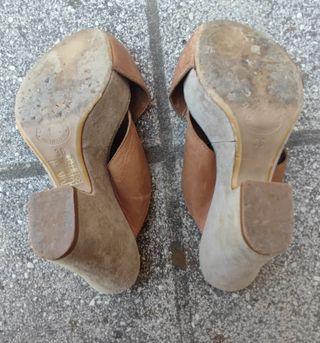 Sandali Luzzi Marrone in pelle.