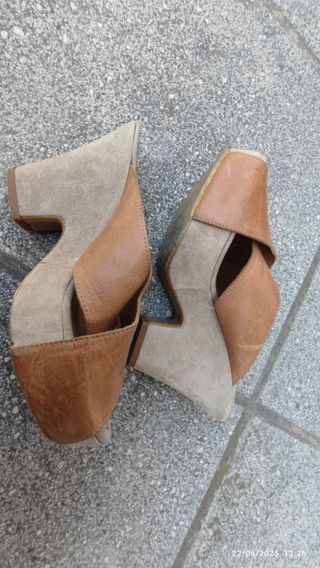 Sandali Luzzi Marrone in pelle.