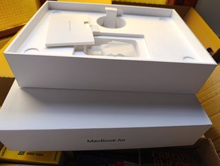MacBook Air Apple - Caja