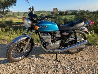 Suzuki GT 380 - Moto Clásica