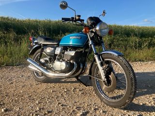 Suzuki GT 380 - Moto Clásica