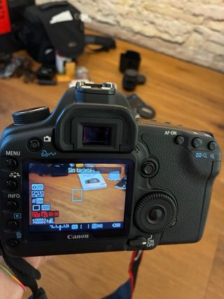 EQUIPO FOTOGRAFICO CÁMARA EOS 5D MARKII OBJETIVOS