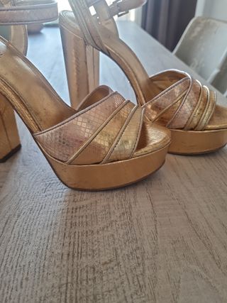 Sandalias Michael Kors doradas - talla 37