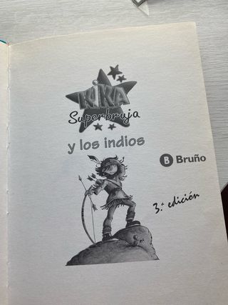 Kika Superbruja y los indios (Spanish Edition)