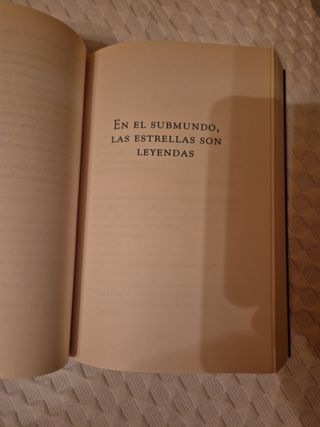 INCARCERON (Spanish Edition)