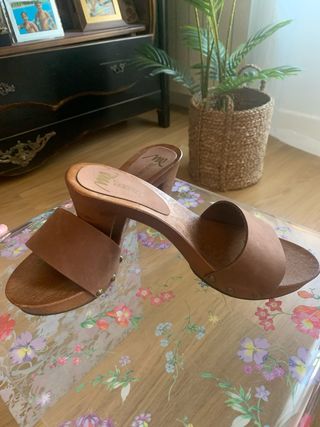 Zuecos Marrón - Talla única