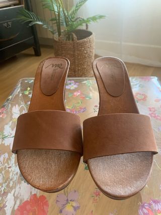 Zuecos Marrón - Talla única