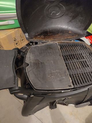 Weber Q2200 - Barbacoa con carro