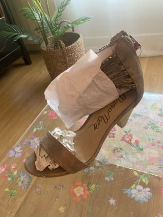 Sandalias tacón Maria Mare marrón