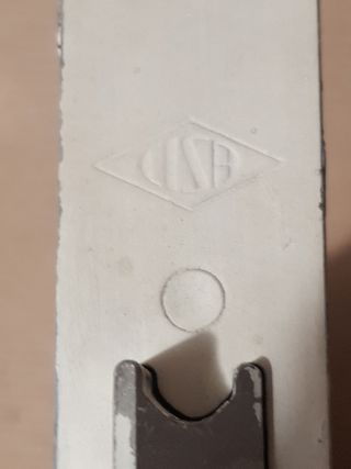 Serratura CISA da incasso per aste di rimando.