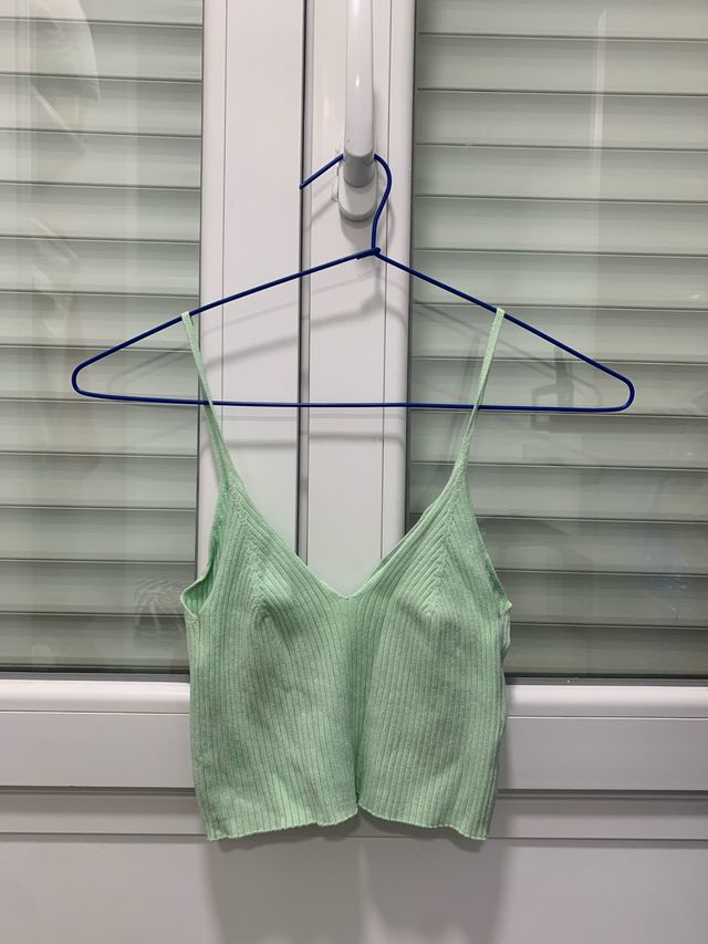 Top corto BERSHKA verde menta
