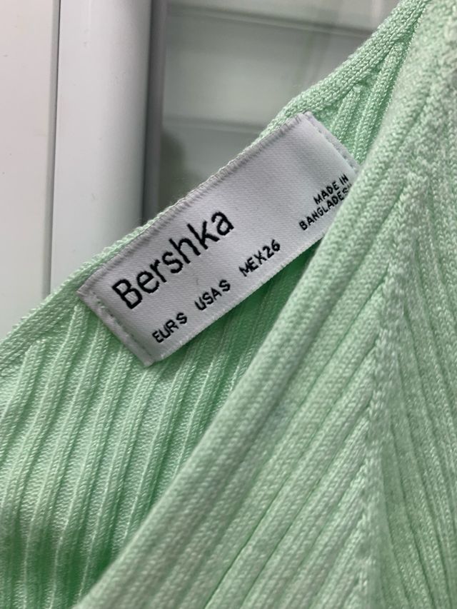 Top corto BERSHKA verde menta