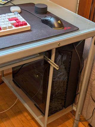 Escritorio gaming - cristal y metal
