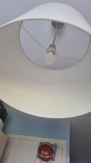 Lámpara grande IKEA blanca
