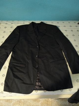 Traje Cortefiel negro
PRECIO NEGOCIABLE
