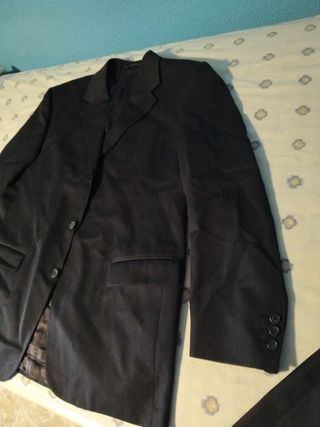 Traje Cortefiel negro
PRECIO NEGOCIABLE

