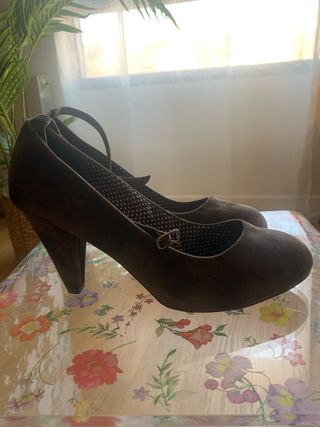 Zapato tacón terciopelo marrón