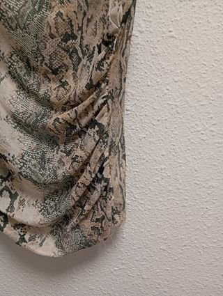 Blusa Stradivarius cebra talla -L