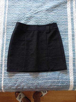 Falda negra corta mujer