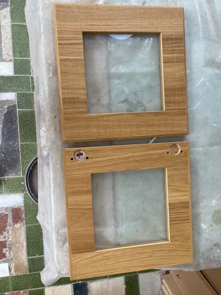 Vitrina con madera modelo Hyttan de Ikea 40x40cm