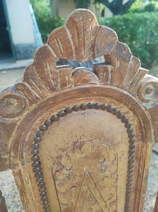 4 Sillas antiguas de madera y cuero