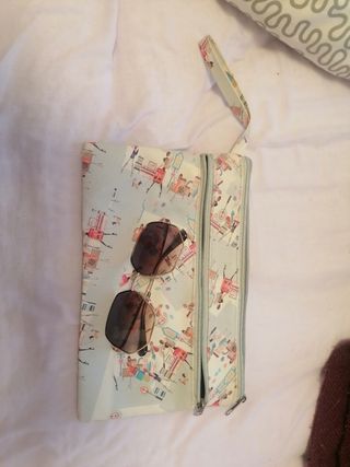 Bolso de mano con motivos juveniles  multicolor