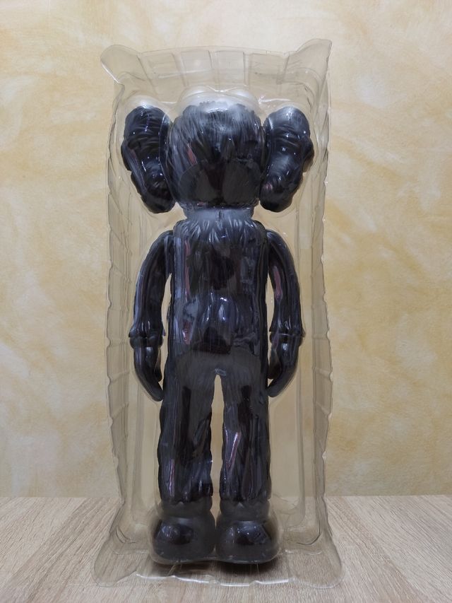 Kaws BFF MoMA EXCLUSIVE - Figura Exclusiva