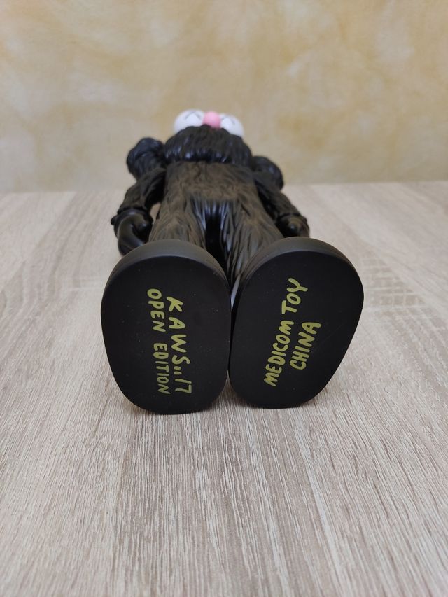 Kaws BFF MoMA EXCLUSIVE - Figura Exclusiva