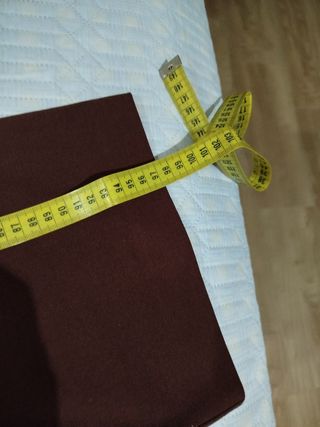 Pantalón pinzas Stradivarius marrón 