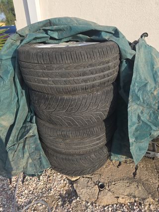 4 Neumáticos usados 255/55 Z r18 con sus llantas 