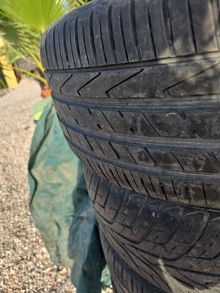 4 Neumáticos usados 255/55 Z r18 con sus llantas 