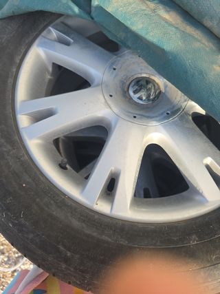 4 Neumáticos usados 255/55 Z r18 con sus llantas 