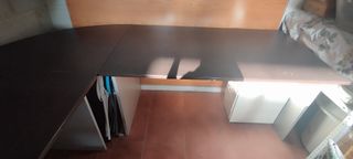 Escritorio esquinero marrón