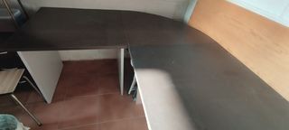 Escritorio esquinero marrón