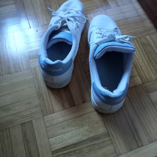 Zapatillas Reebok Classic blancas y azules