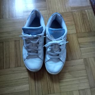 Zapatillas Reebok Classic blancas y azules
