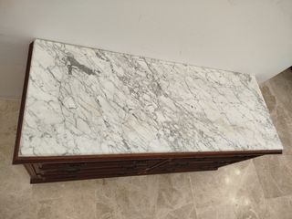 Cómoda antigua de madera