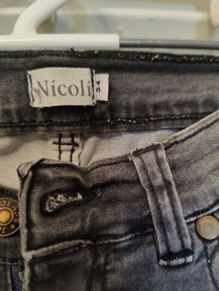 Vaqueros Nicoli negros acampanados