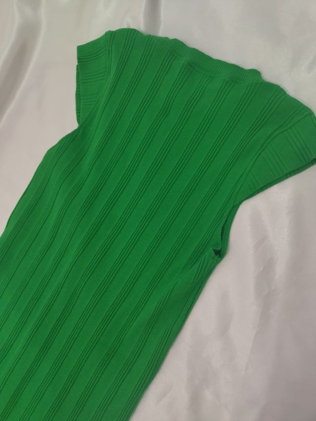 Vestidos de punto, más otro rosa de regalo