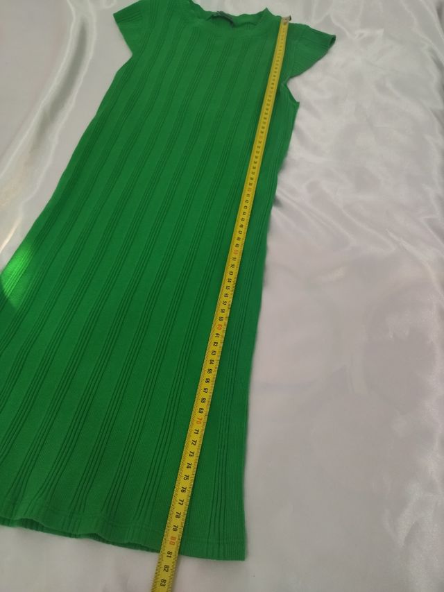 Vestidos de punto, más otro rosa de regalo