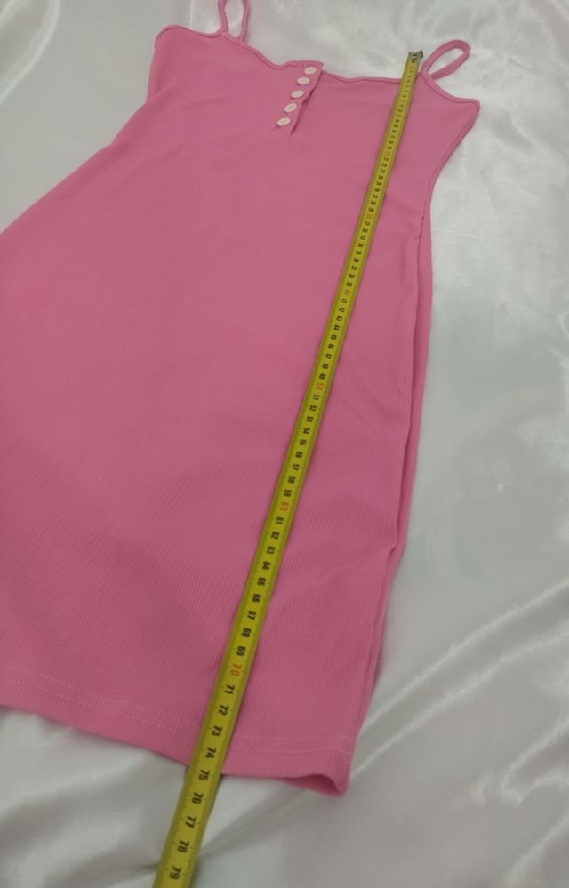 Vestidos de punto, más otro rosa de regalo