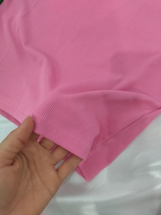 Vestidos de punto, más otro rosa de regalo