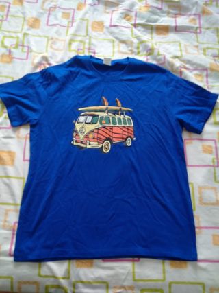 Camiseta furgoneta surfero