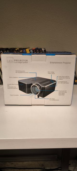Mini Proyector LED Excelvan - 48 lúmenes