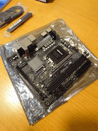 ASRock H610M-ITX/ac placa base