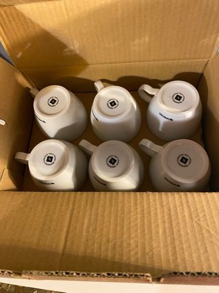 12 tazze Nespresso bianche. Nuove. Mai usate.