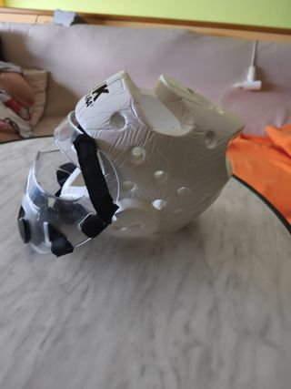 Casco karate IKARA c/protección facial