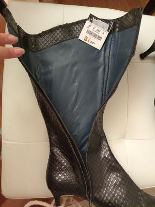 Botas Zara piel serpiente negras 39